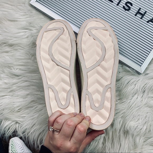 GUC Nike Blazer City Low LX in Guava Ice - Picture 5 of 5